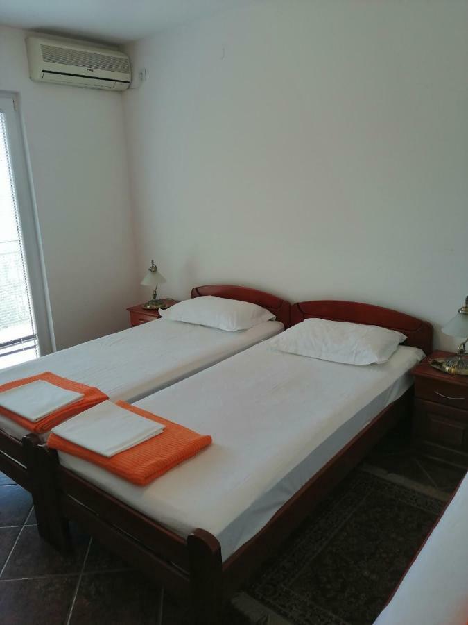 Apartments Mitrovic Podlicak Sveti Stefan Esterno foto
