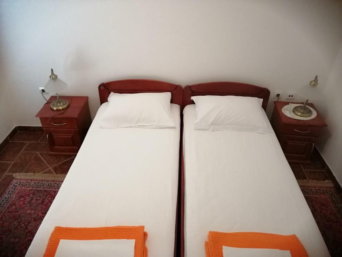Apartments Mitrovic Podlicak Sveti Stefan Esterno foto